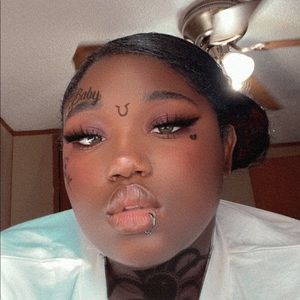 Meet your Posher, Keria